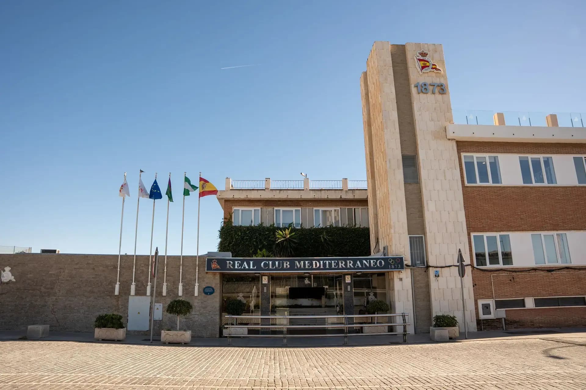 real-club-mediterraneo-cuna-del-deporte-nautico-en-malaga