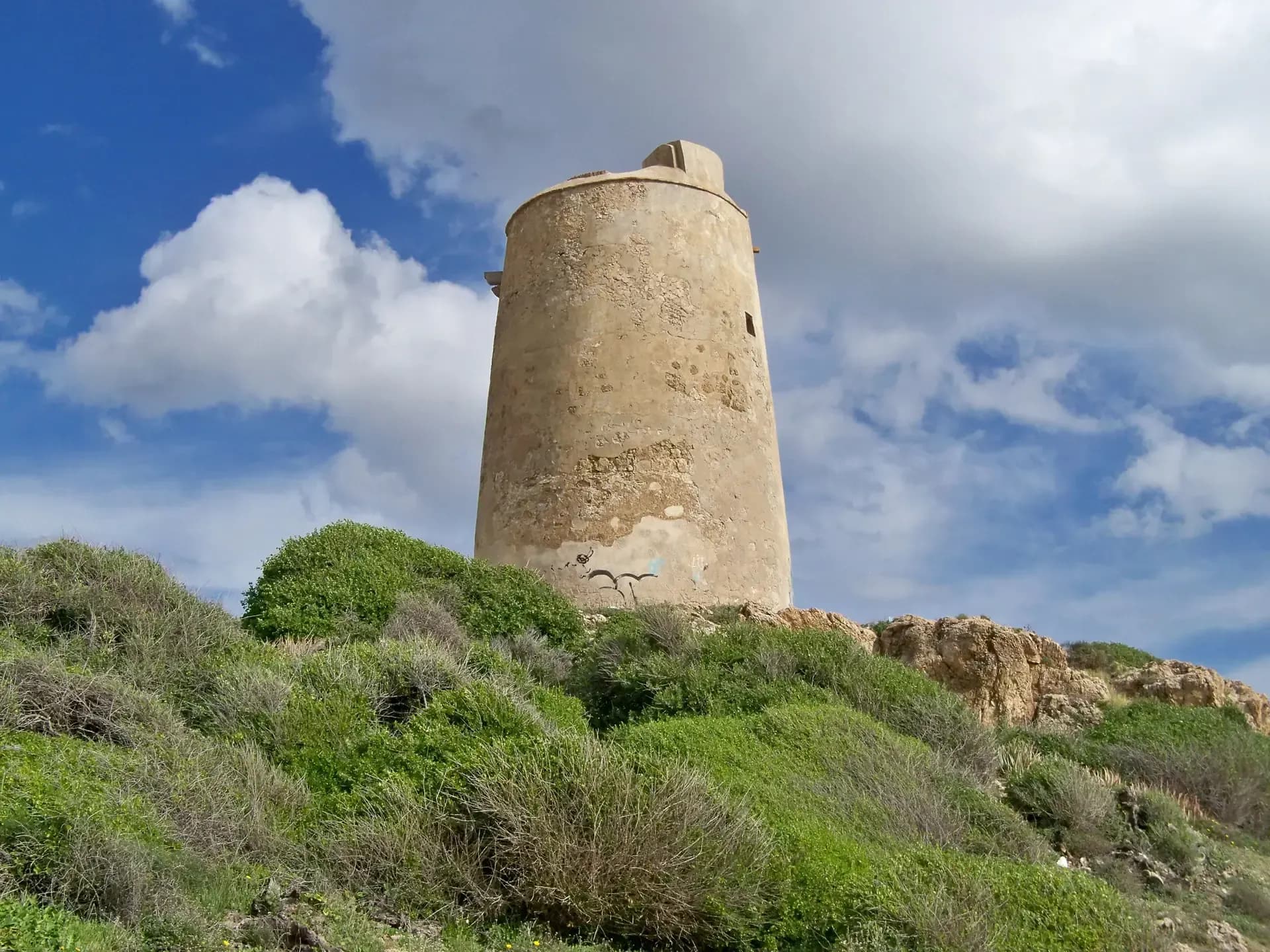 Torre de Las Palomas: el faro histórico de Pedregalejo-/uploads/f37e3fb2_4fa5_42dc_b3fd_e56025d0561c_d667788508.webp